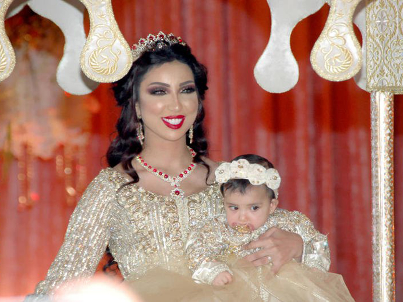 شاهد بالفيديو: "غزل" ابنة الفنانة دنيا بطمة تلاعب حيوانًا مفترسًا!